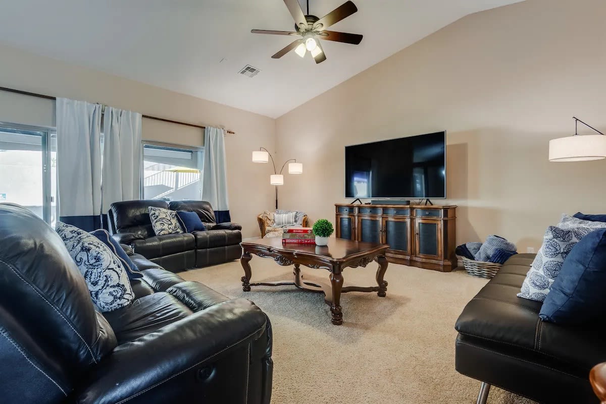 1820 Cabana Dr – photo 5