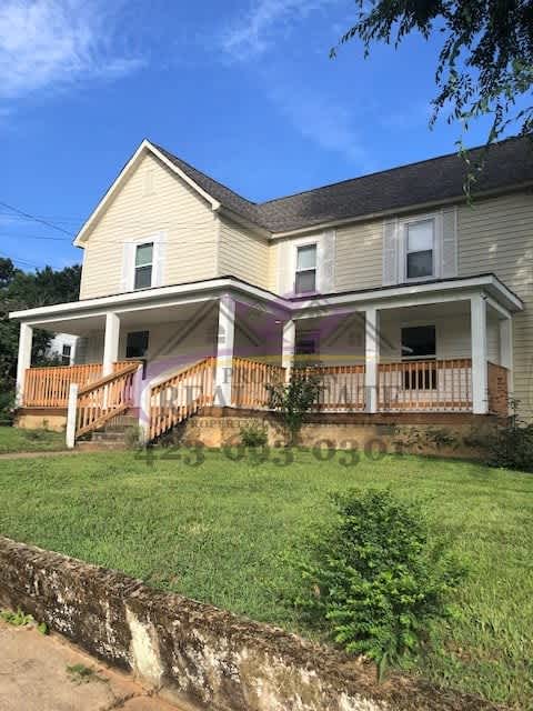 723 Highland Ave NW – photo 2