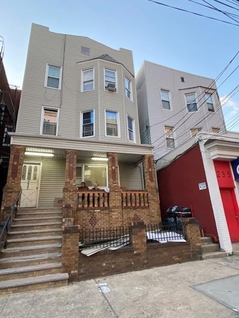 233 Avenue E – photo 2