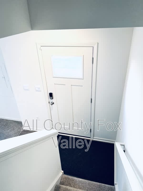 1480 Yosemite Way – photo 3