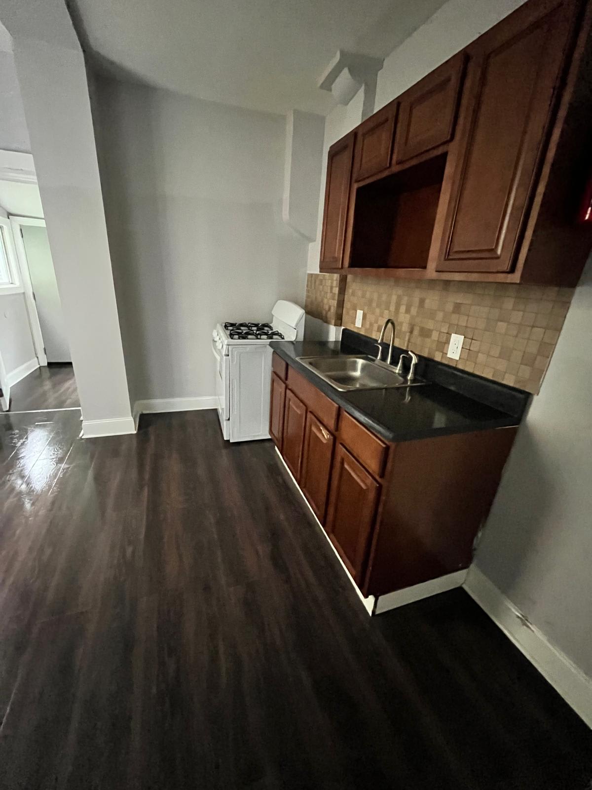 1332 N Hobart St – photo 4