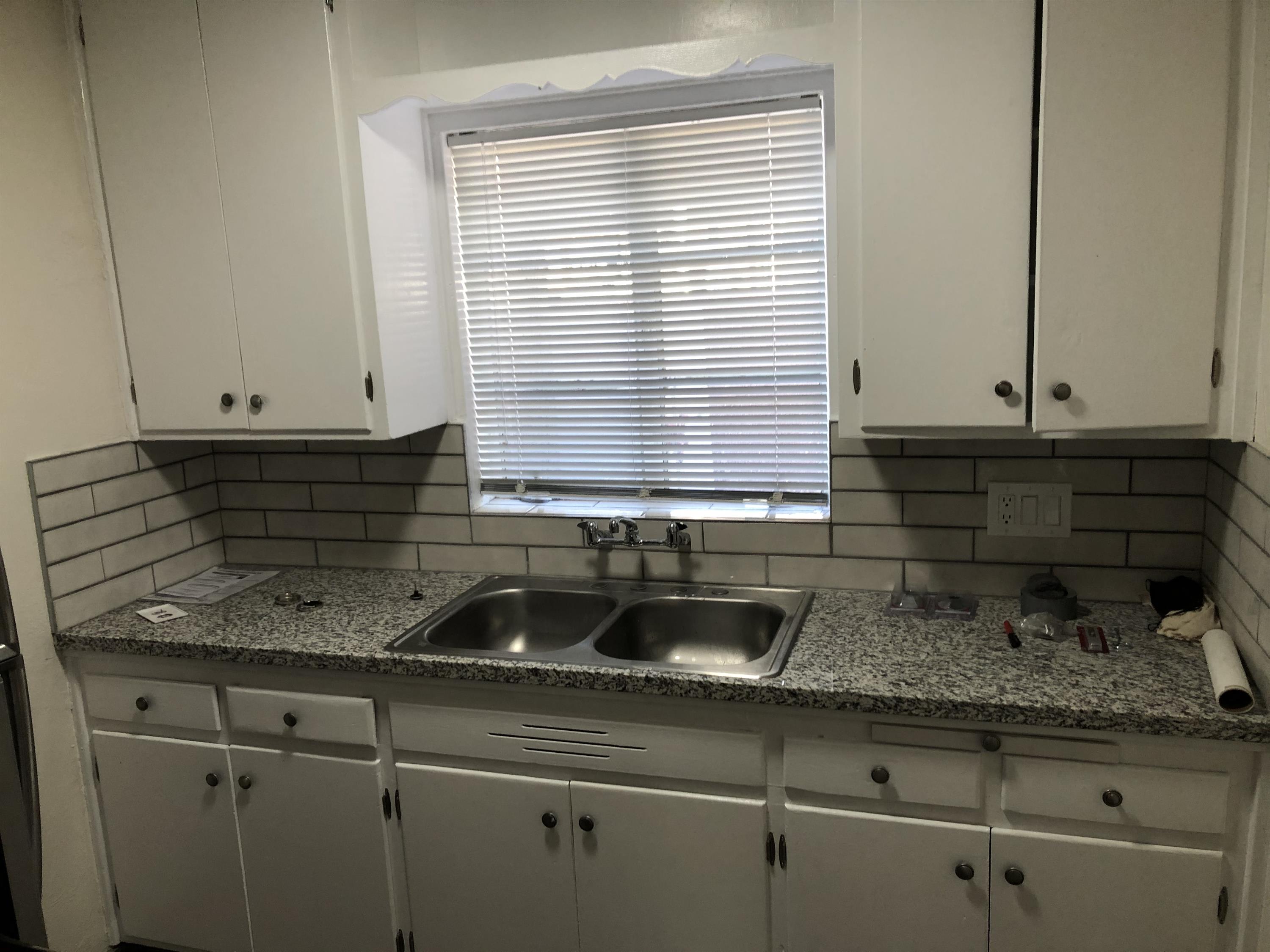 1039 E 9th Street – photo 1
