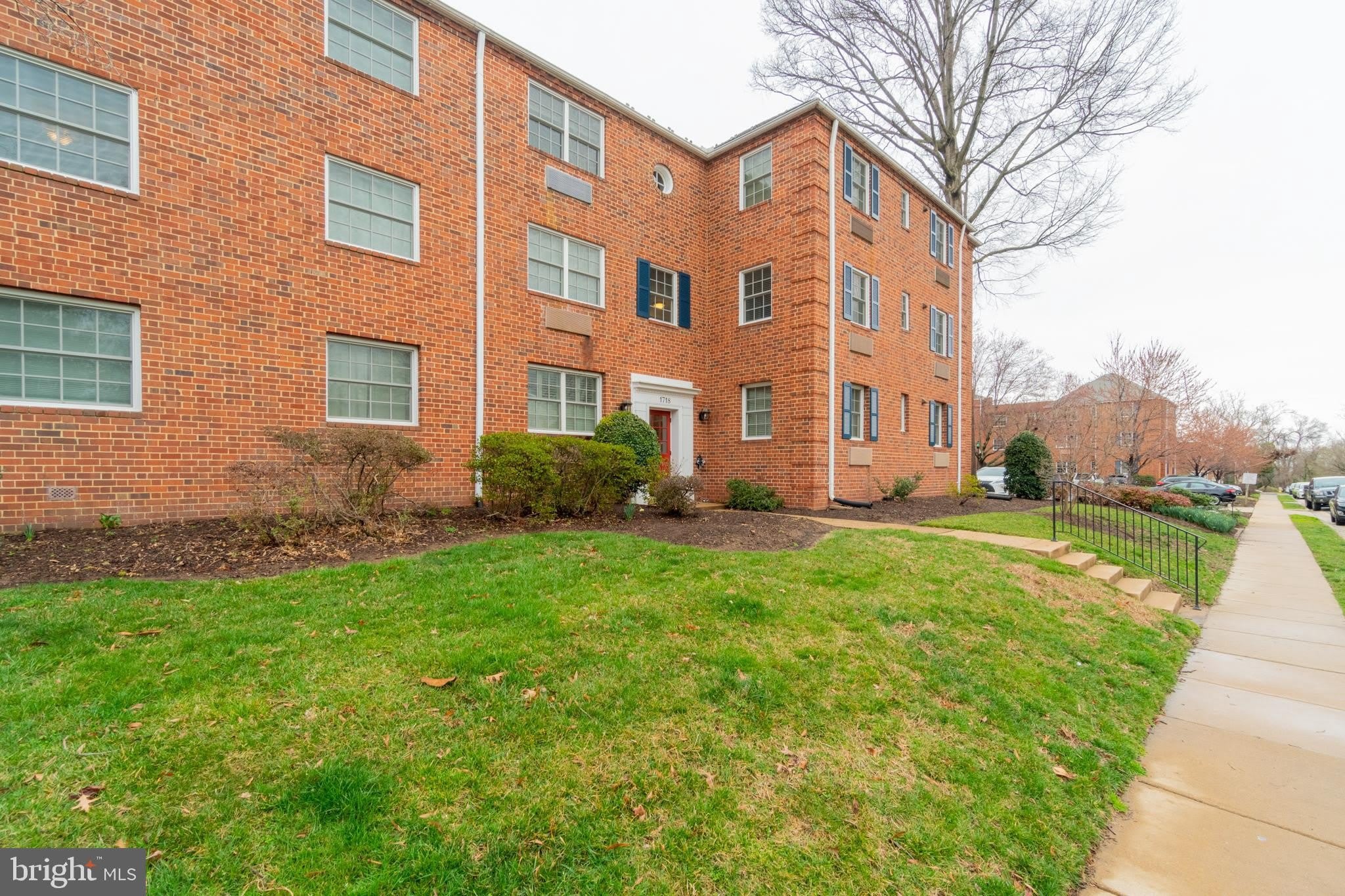 1718 W ABINGDON Drive – photo 3