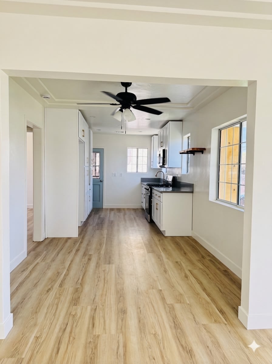 1227 Amalia Ave – photo 3