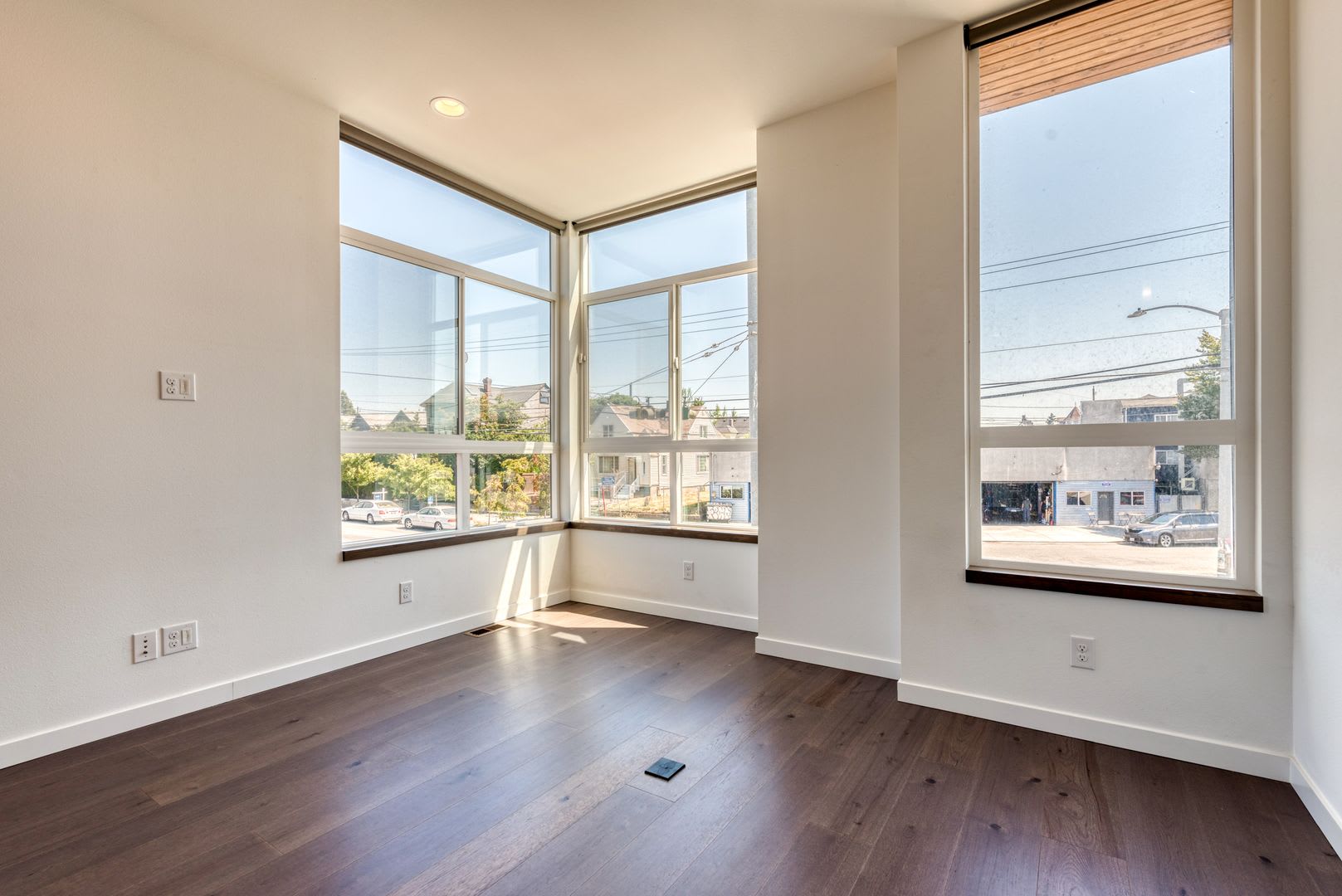 Beacon Hill Townhome – photo 2