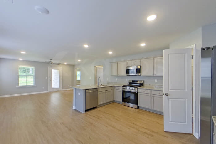 649 June Street – photo 5