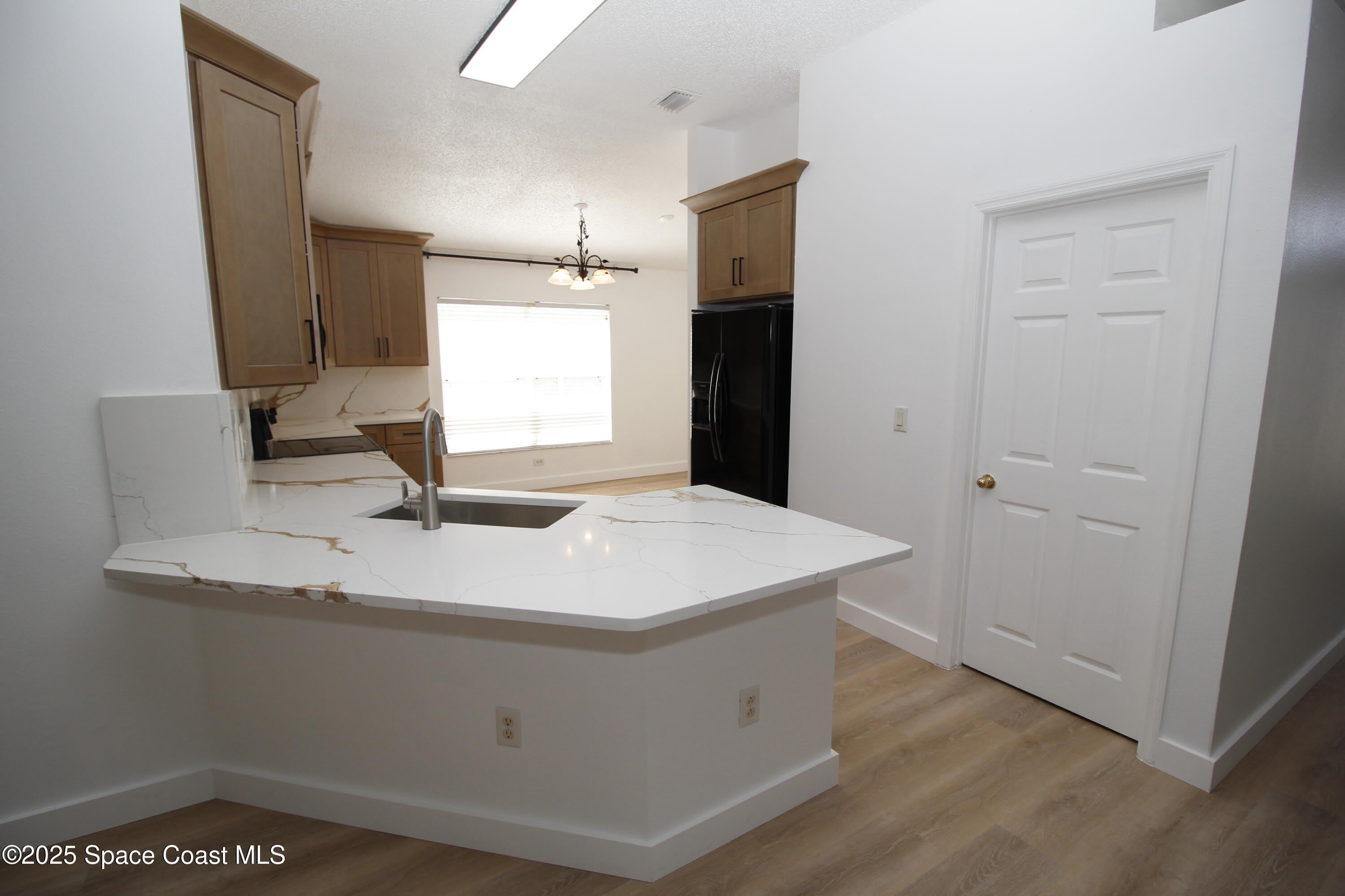 2440 Bridgeport Circle – photo 4