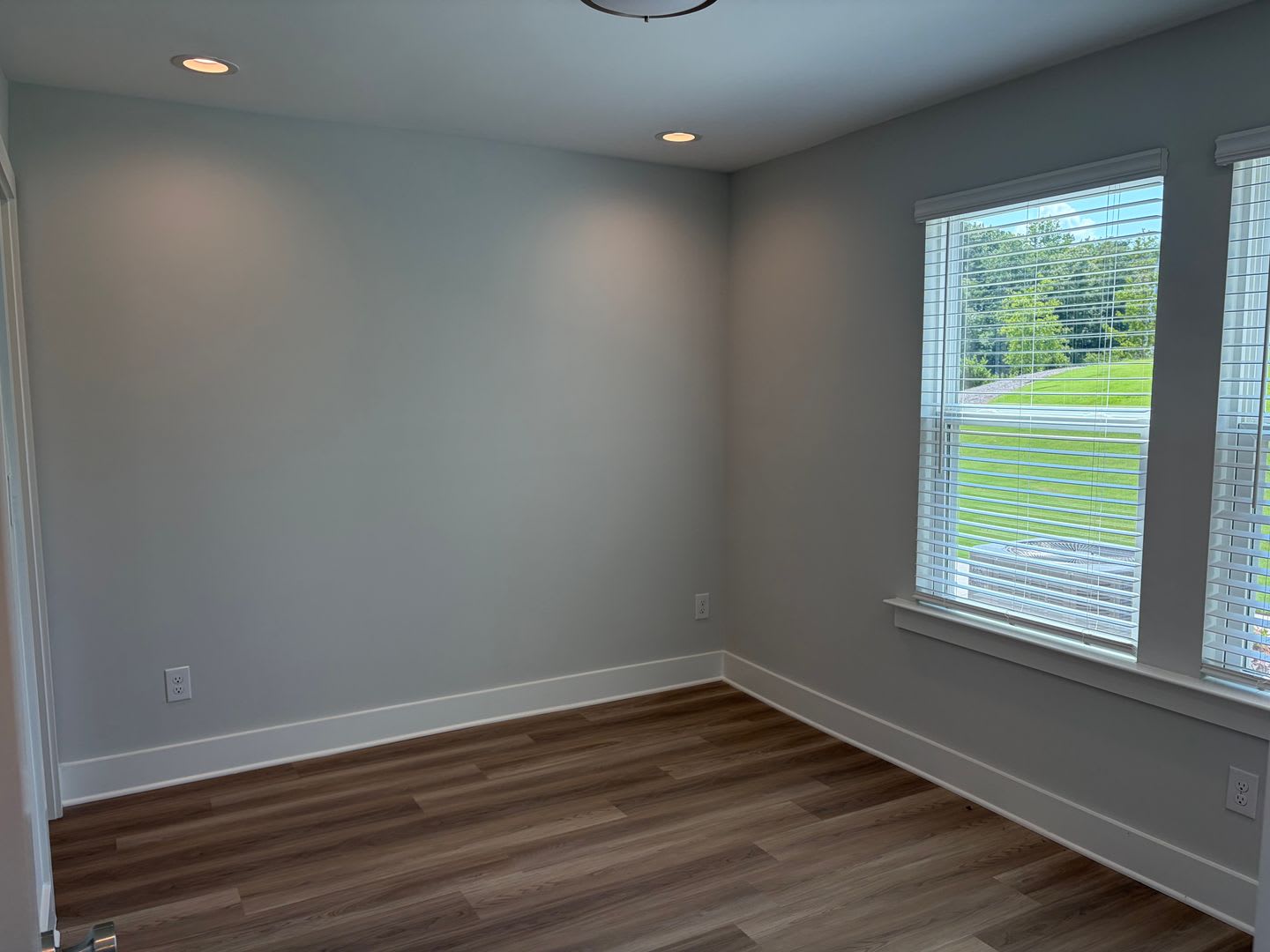 Modern 3 Bedroom Townhome Near Unc Charlotte Light Rail – photo 5