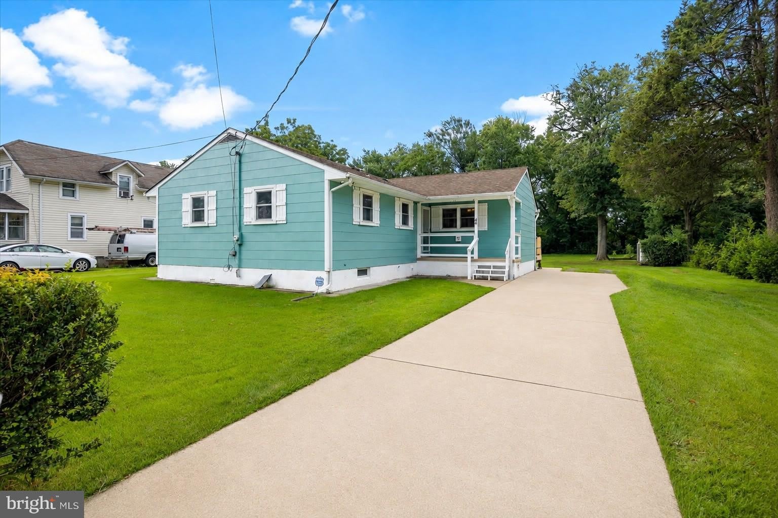 46 BROWNING Avenue – photo 1