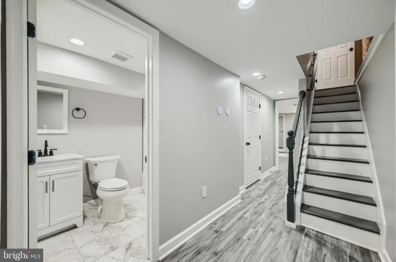 Charming 4BR Townhome in Baltimore – photo 3