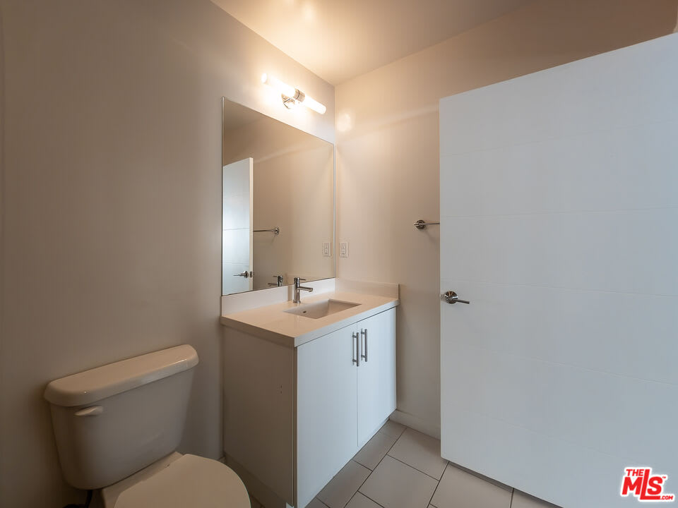 2926 Rowena Avenue – photo 3