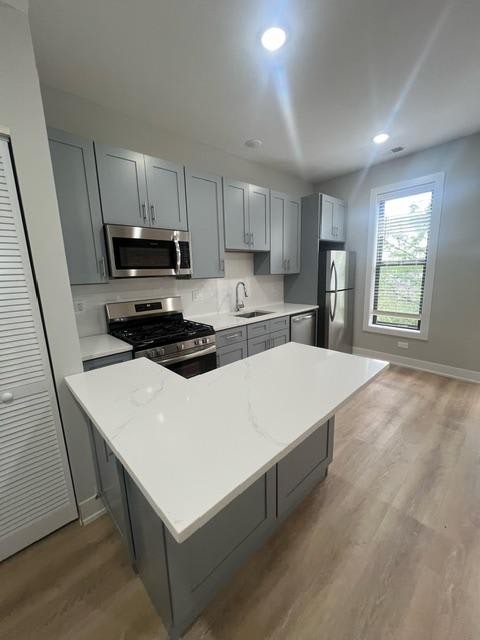 422 W Belden Ave – photo 2