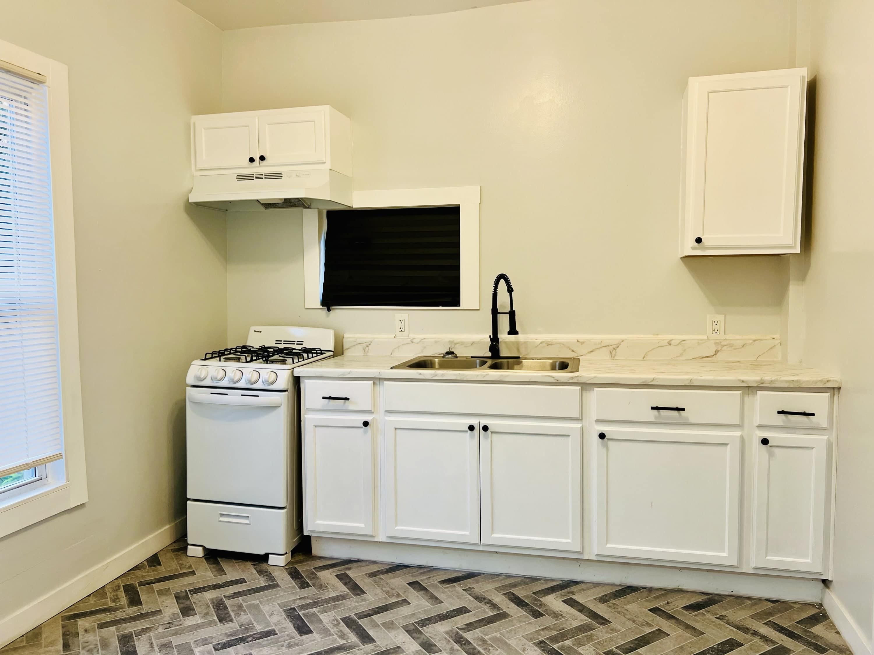831 North Chestnut Street – photo 2