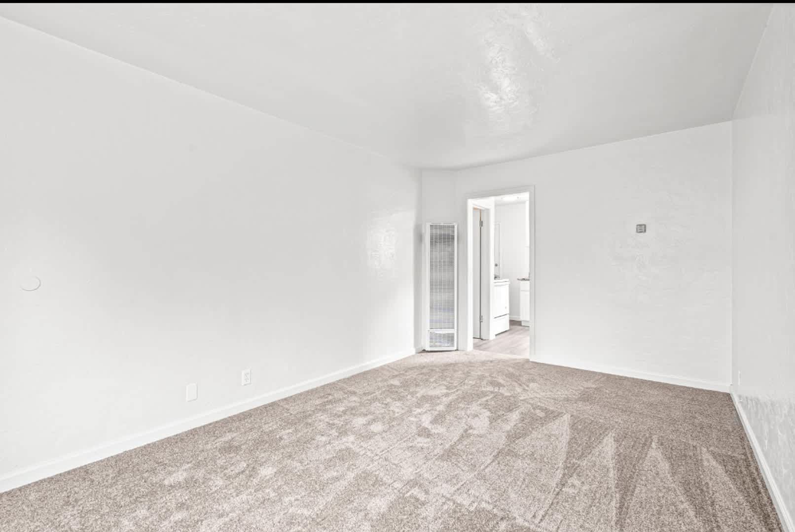 Spacious Freshly Updated 3 Bedroom 2 Bathroom Oakland Home Off Street Parking Paid Utilities – photo 3