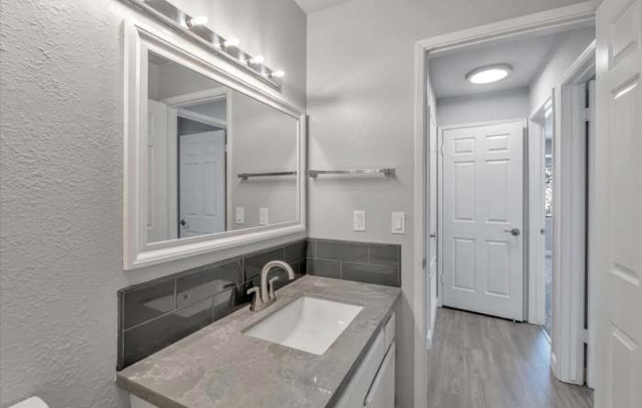 3400 Sullivan Ct Apt 216 – photo 5
