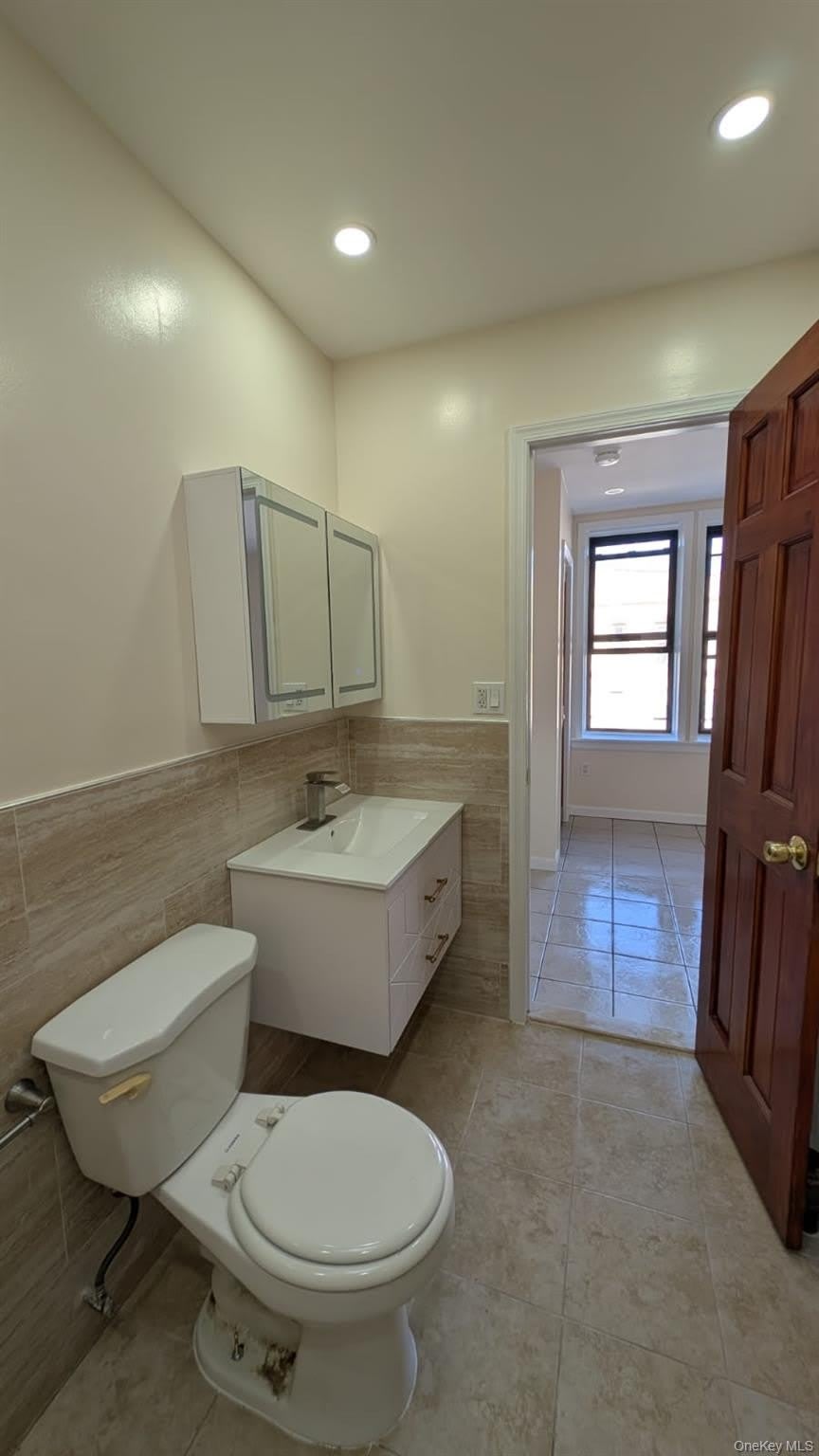 214-85 Jamaica Avenue – photo 2