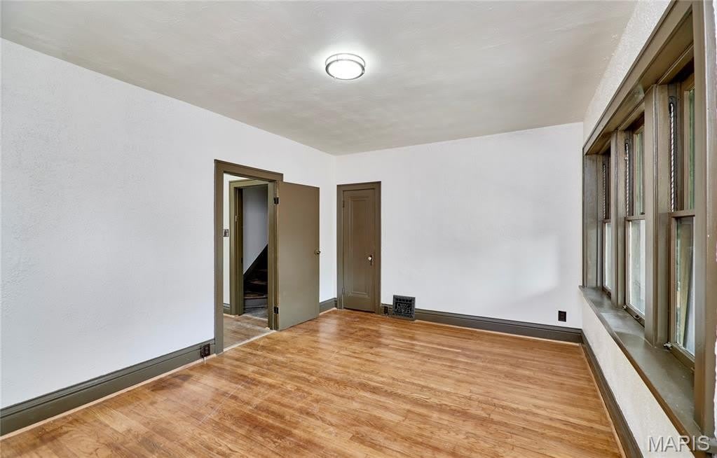 5021 Ray Avenue – photo 3
