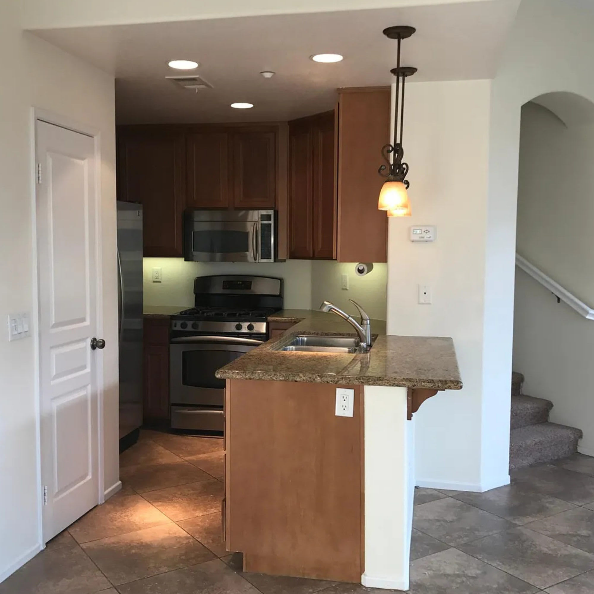 564 Almond Road – photo 2