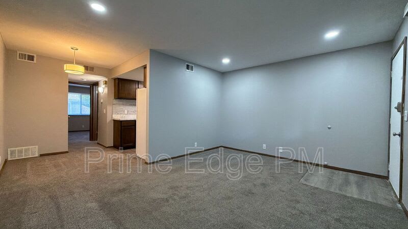 4520 Calvert Street – photo 5