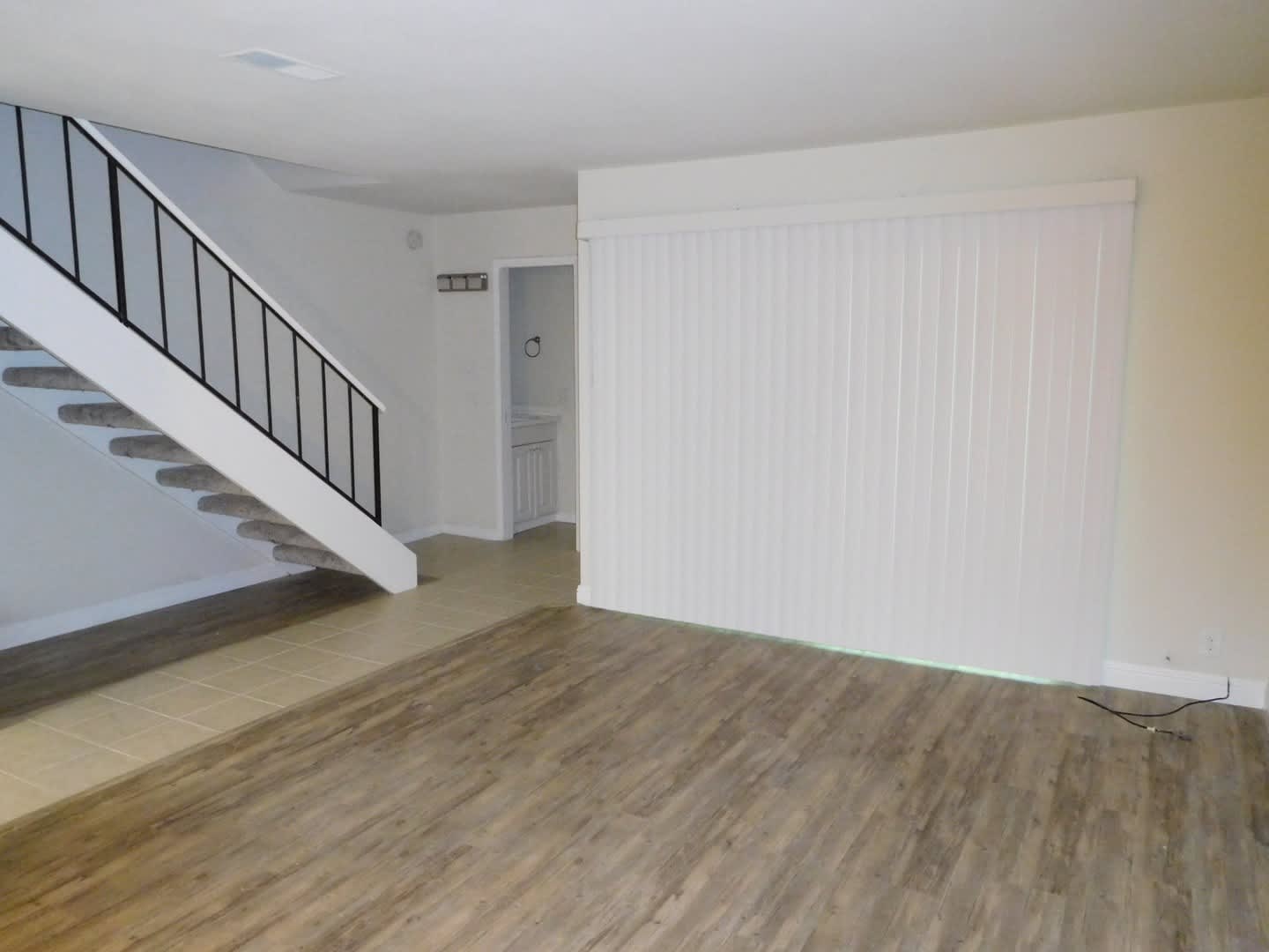 2 bedroom, 1 1/2 bath, Roundtree Court in the Greenhaven area – photo 5