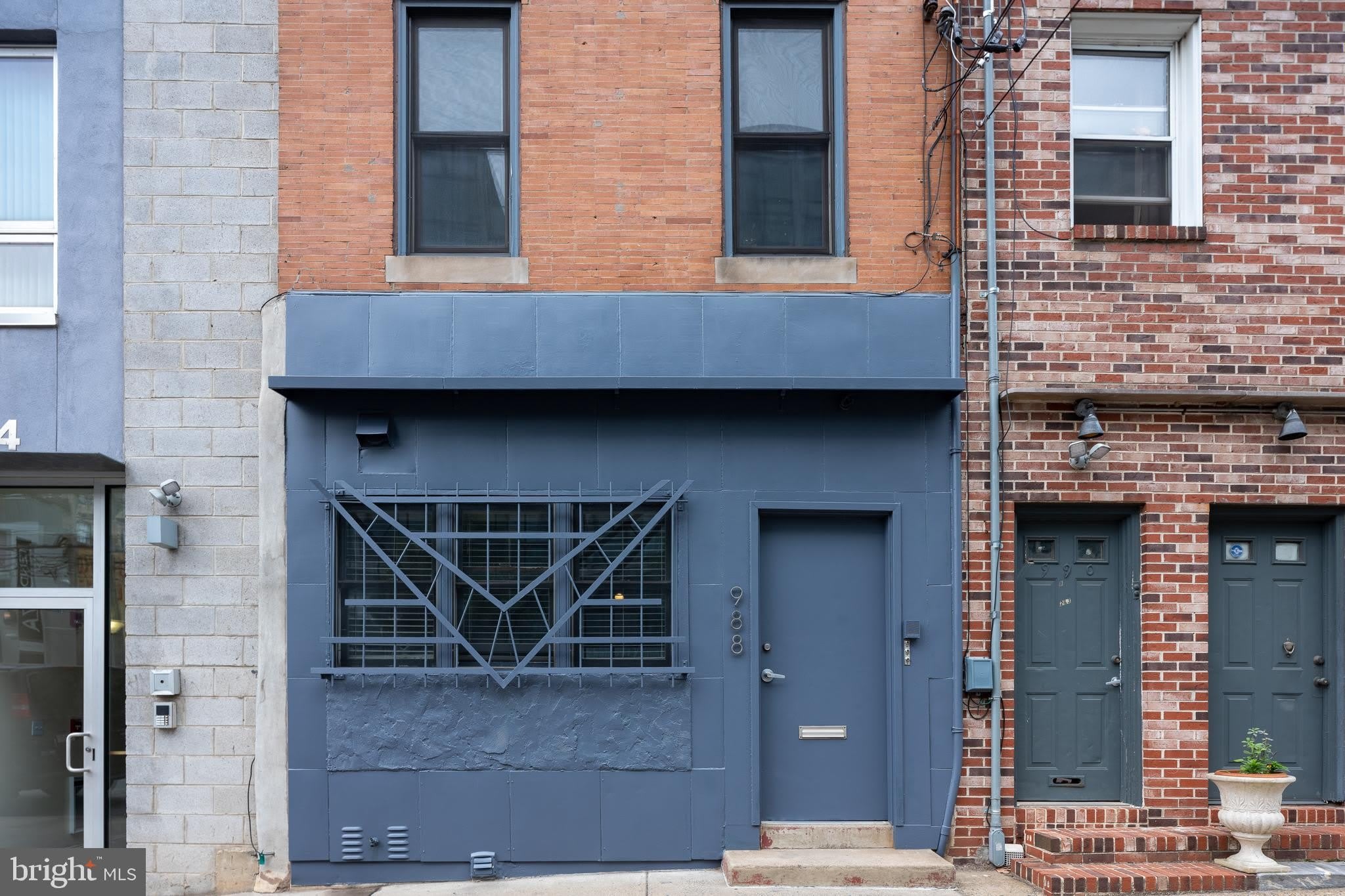 988 N 2ND Street – photo 1