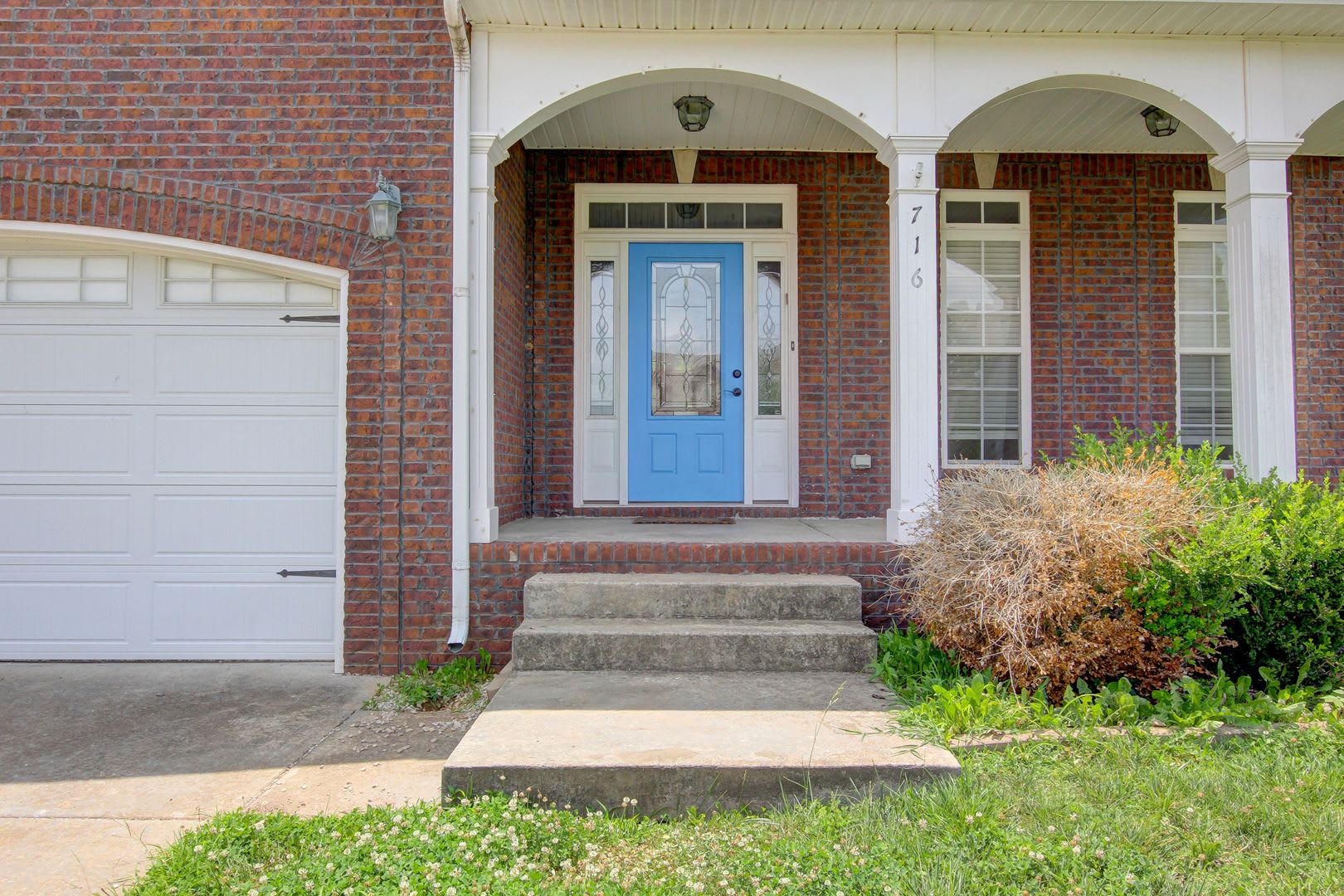 Vibrant 4 br home Close to Exit 1 Cats Welcome. Dogs Too! – photo 4