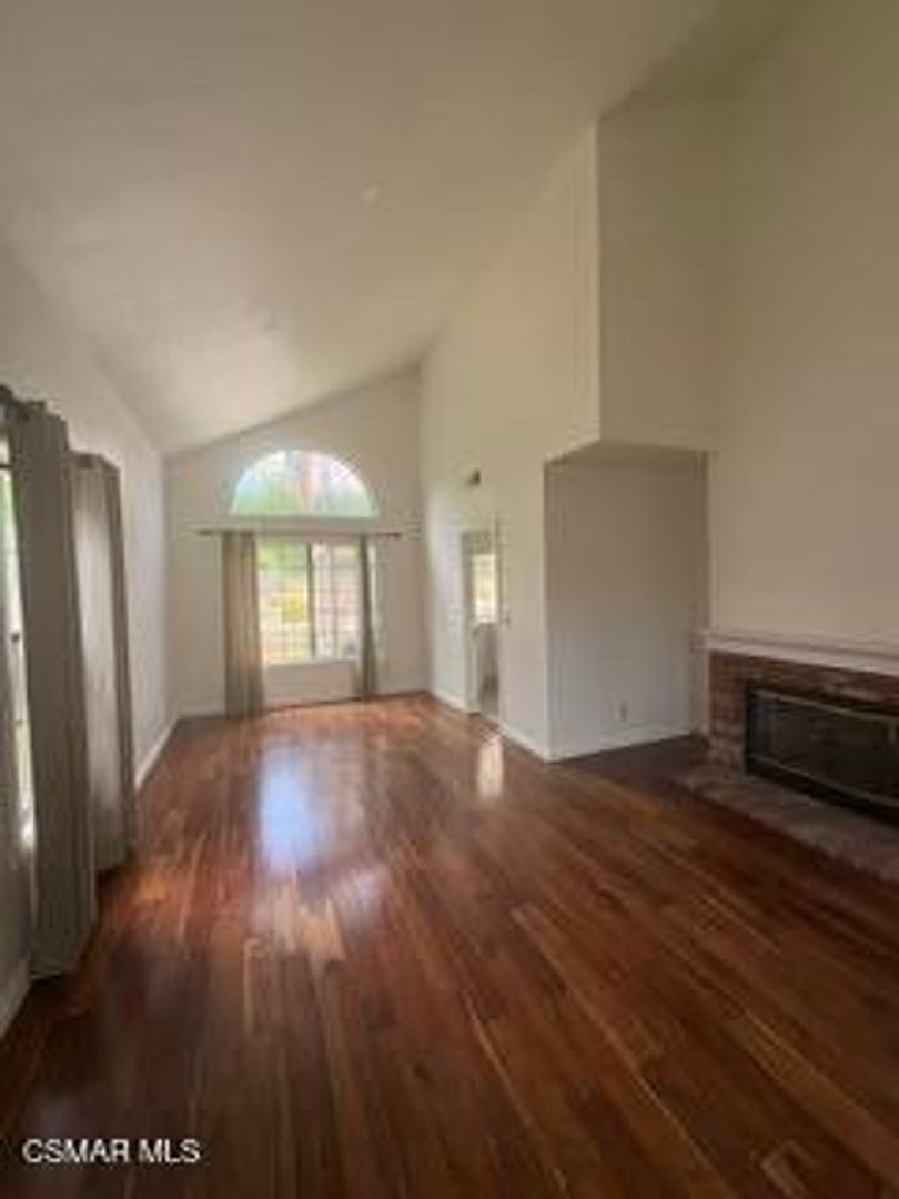 Welcome to this beautifully updated 3-bedroom, 2.5-bathroom home located in one of Calabasas – photo 3