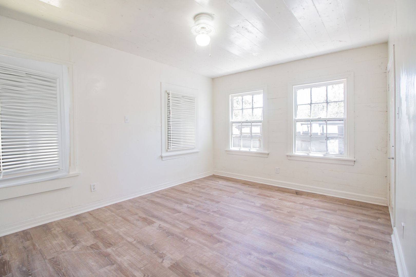 Updated 2 Bed 1 Bath House – photo 5