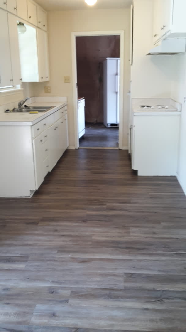 3 bdrm 2 bath house in quiet neighborhood – photo 2
