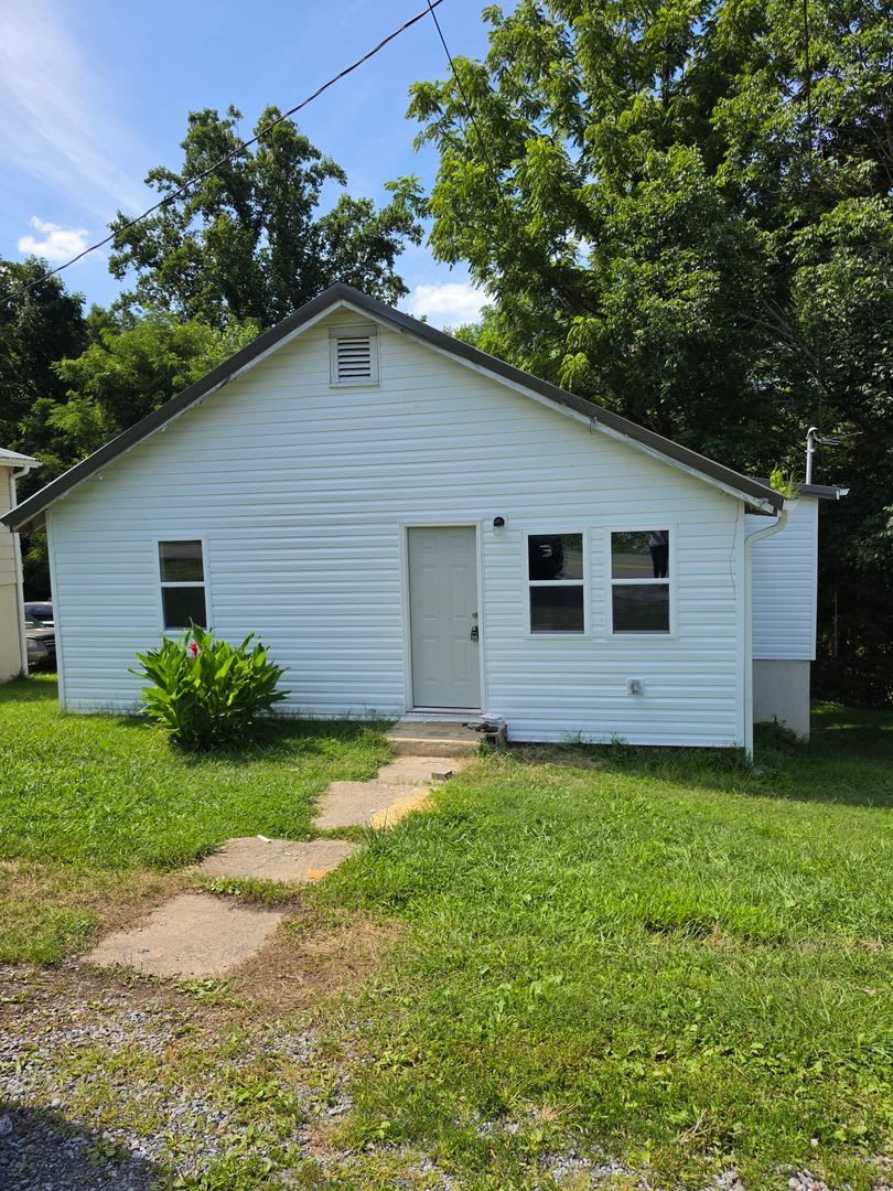 Remodeled 2 1 Home In Kingsport – photo 1