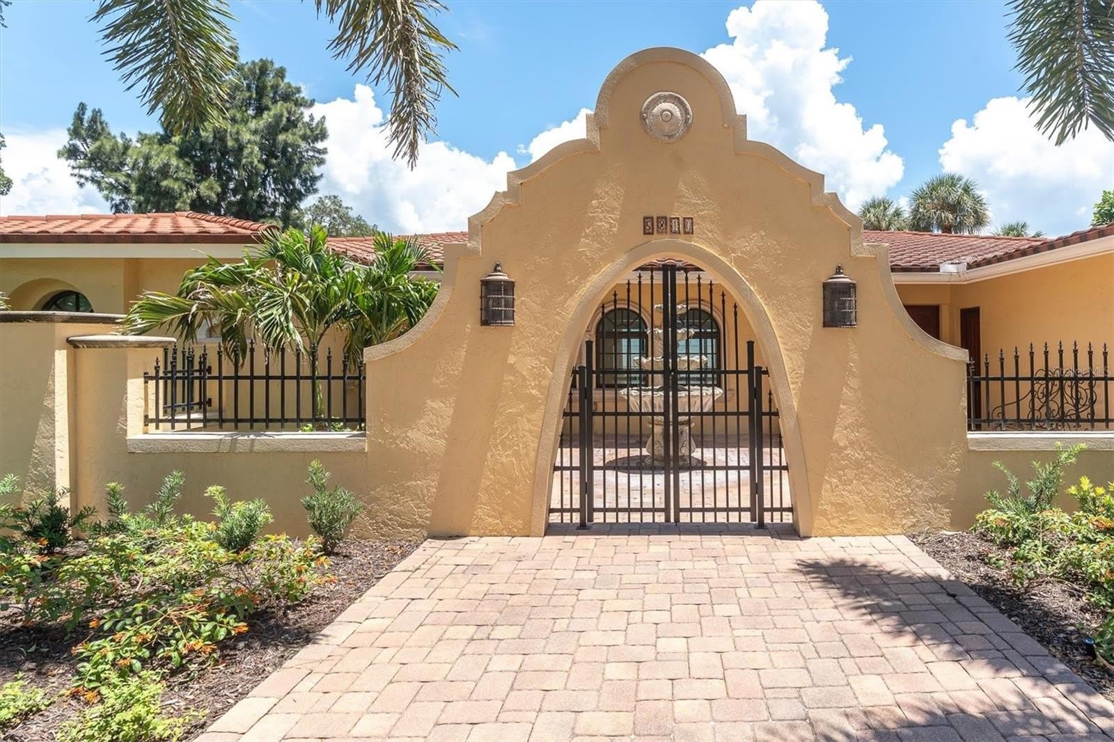 5810 BAHAMA SHORES Drive S – photo 4