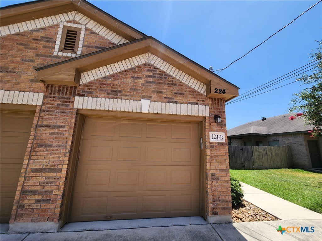224 Anne Louise Drive – photo 2