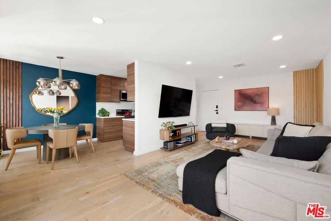 7300 Franklin Ave – photo 1