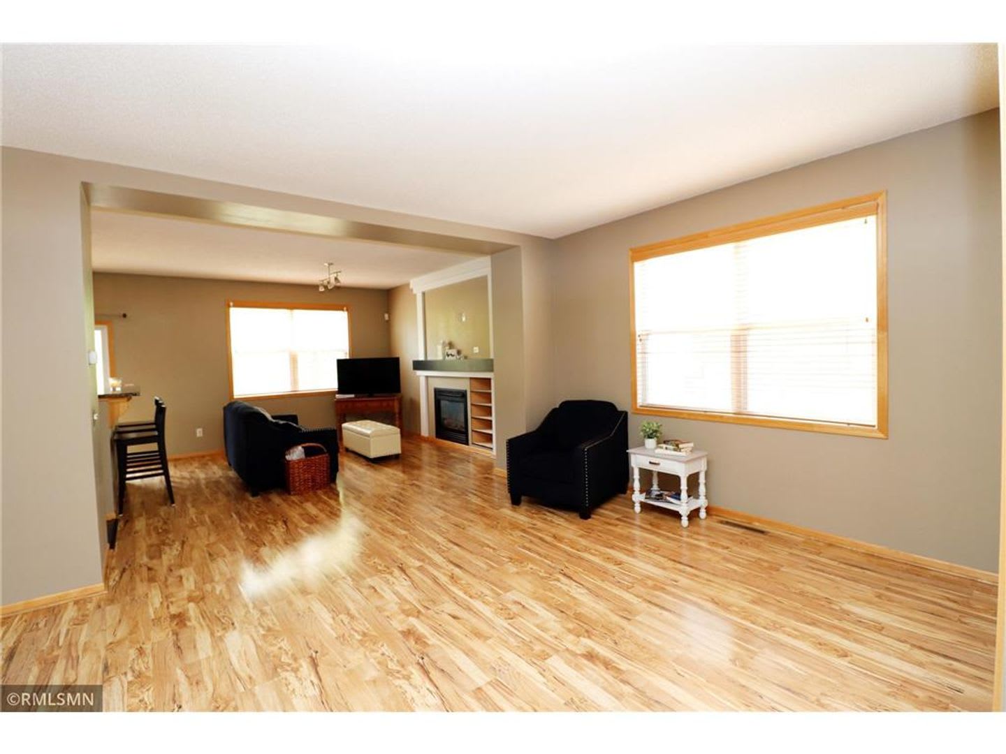 Spacious 4-Bedroom Townhome in Prior Lake for $2,850/month! – photo 5
