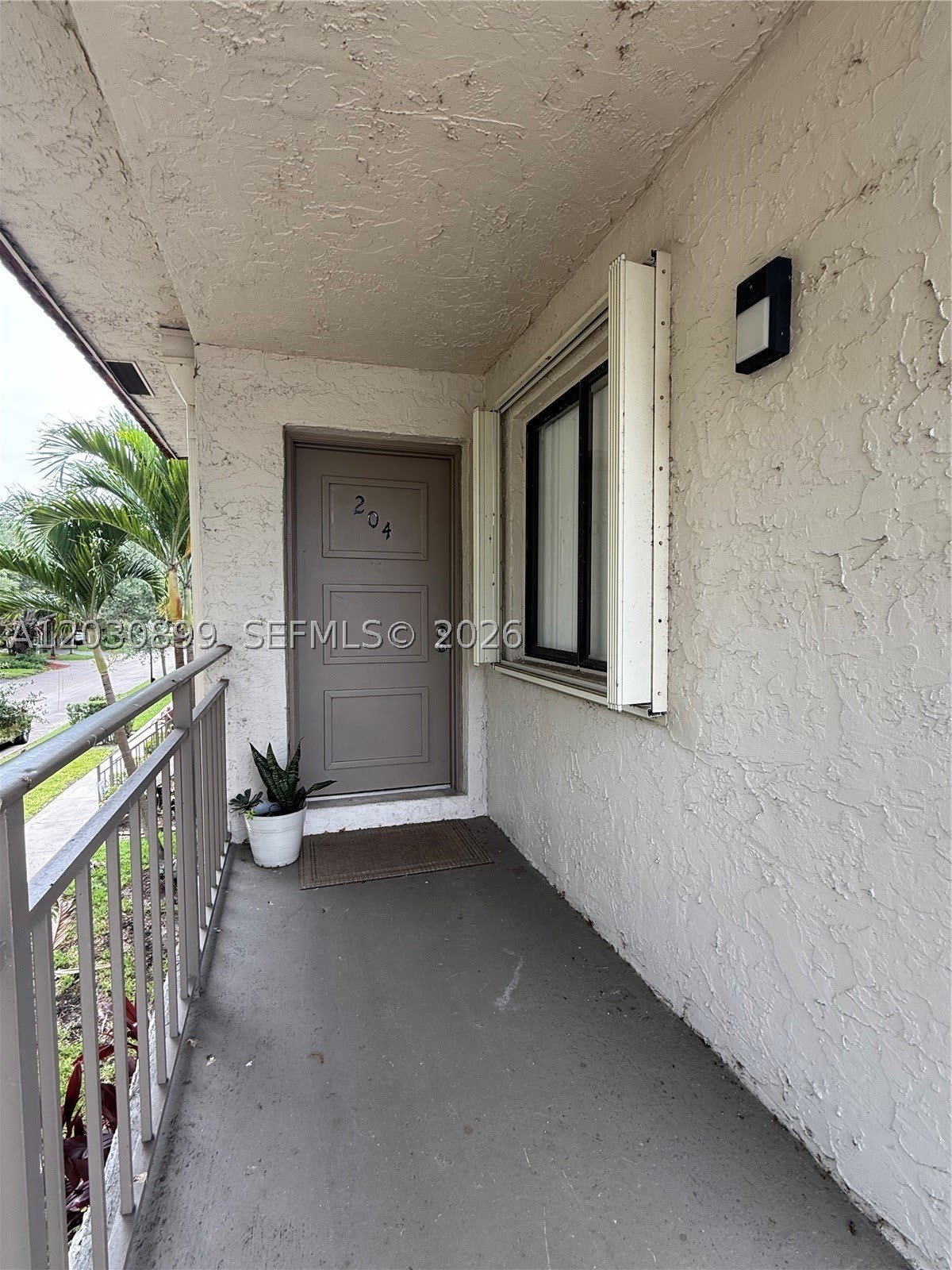 16184 Laurel Dr – photo 4