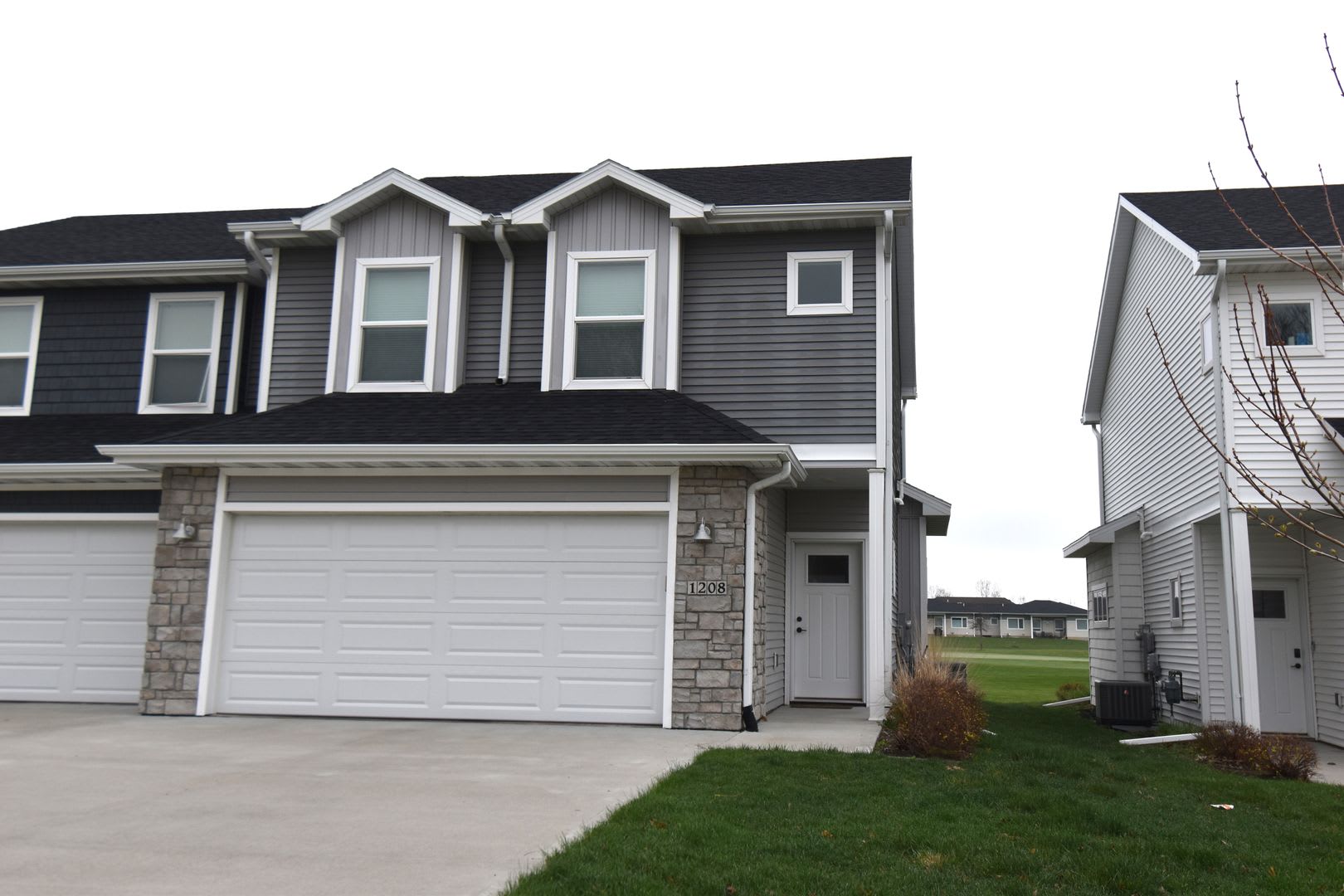 3 Bedroom Golf Course Townhome – photo 1