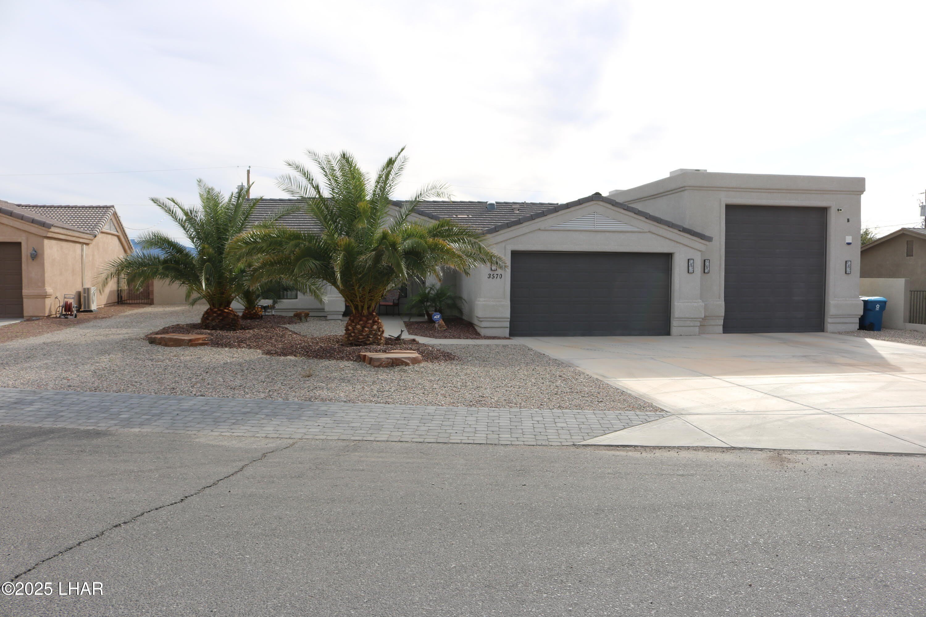 3570 Stanford Dr – photo 2