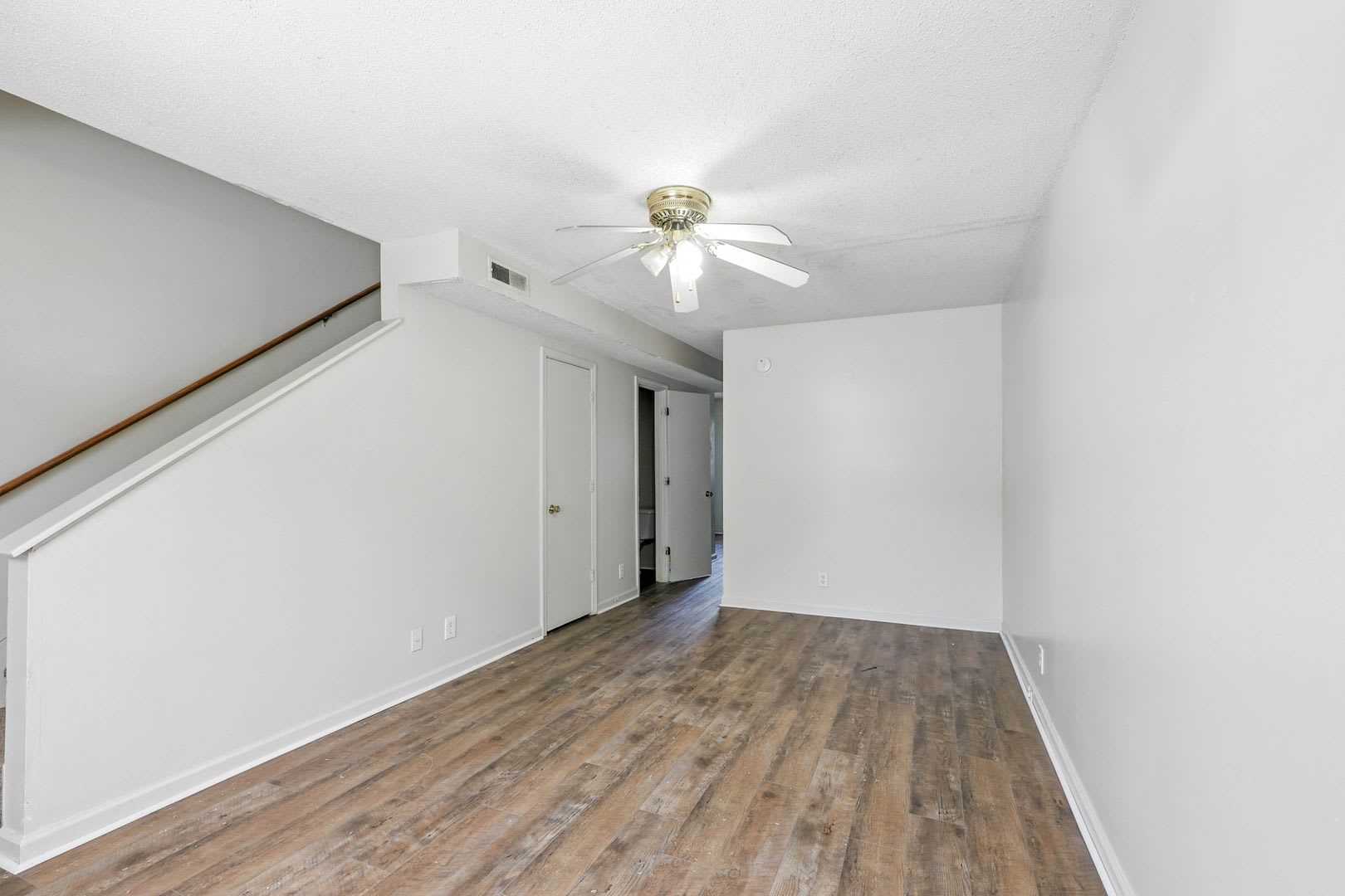 253 E Stateline Rd – photo 4