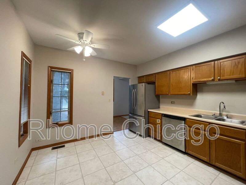 519 W. Parkside Drive – photo 5