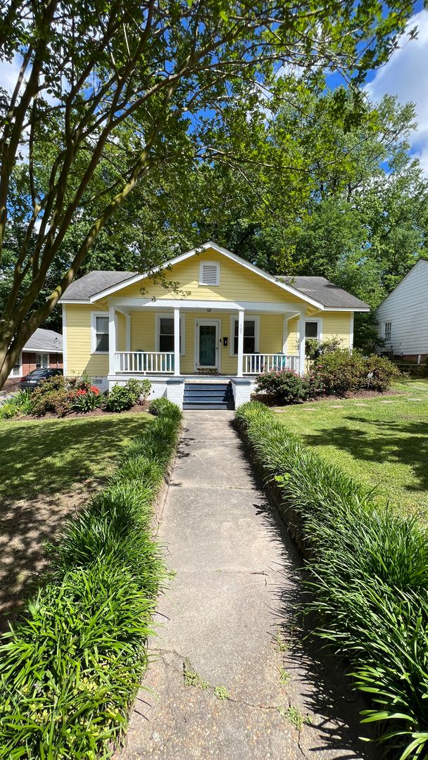 Charming 3 Bedroom Home! – photo 2