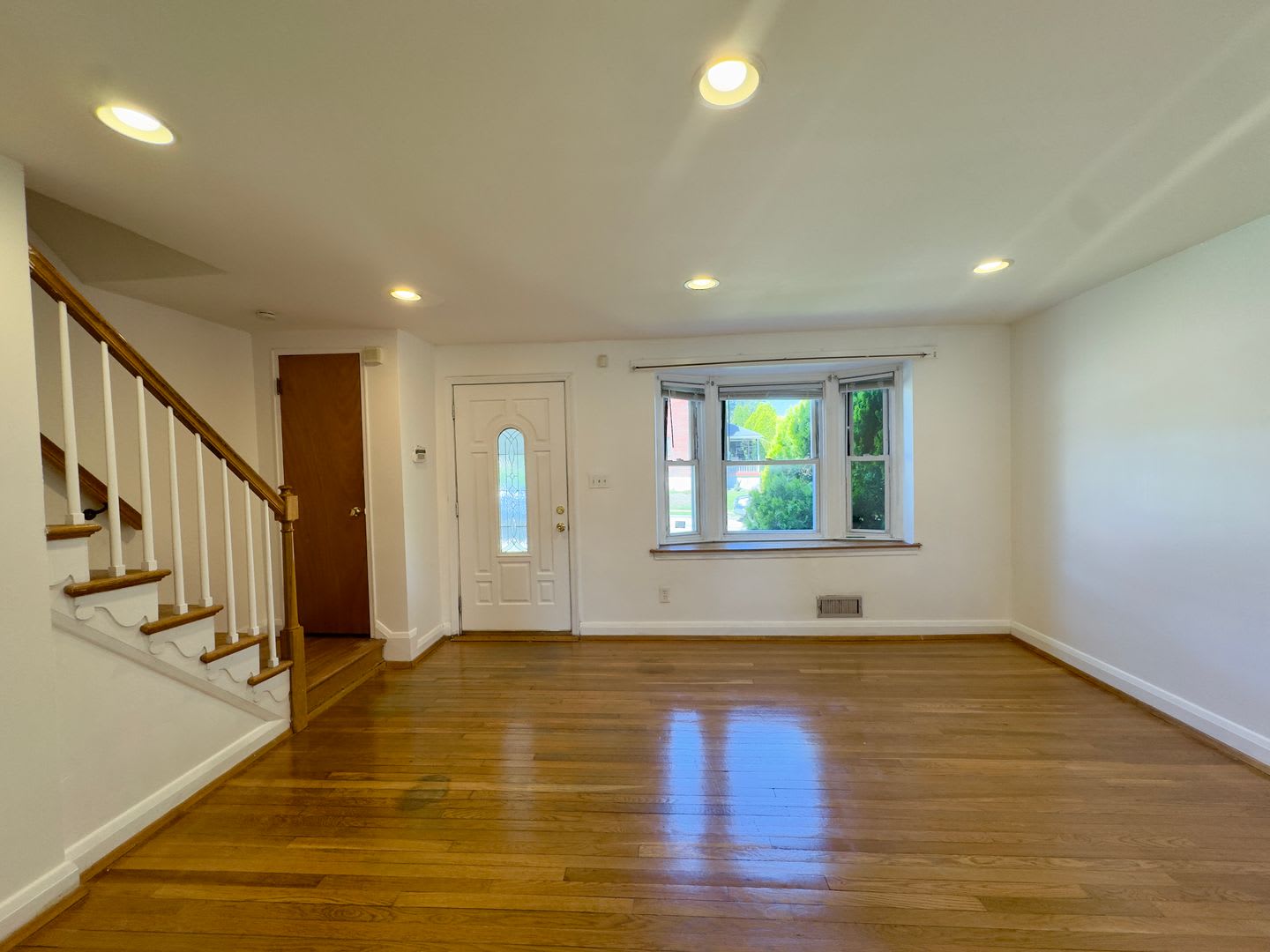 Charming 3 Bedroom/2 Bathroom Townhome in Loch Raven, MD! – photo 2