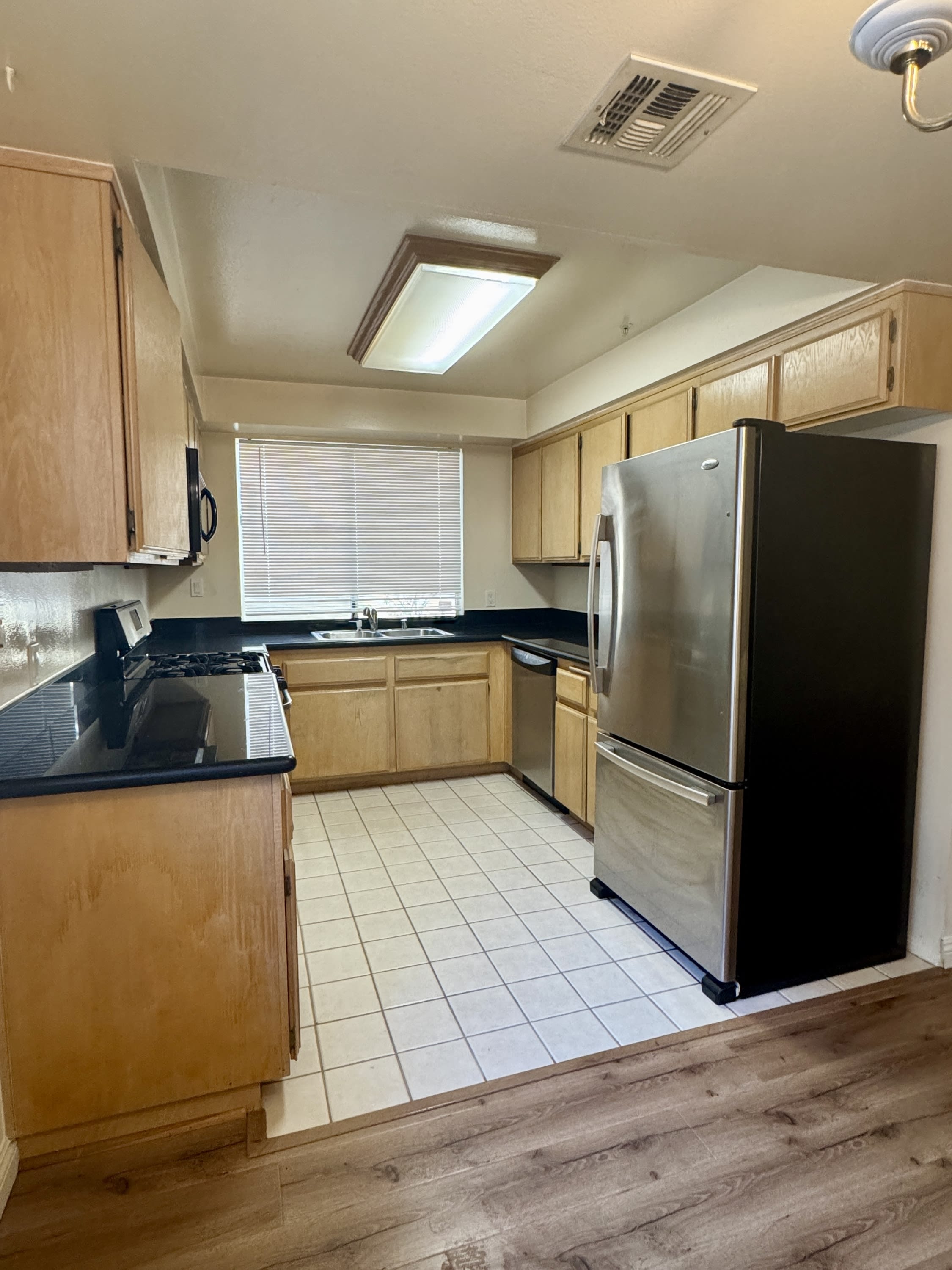 451 South Oakland Avenue – photo 5