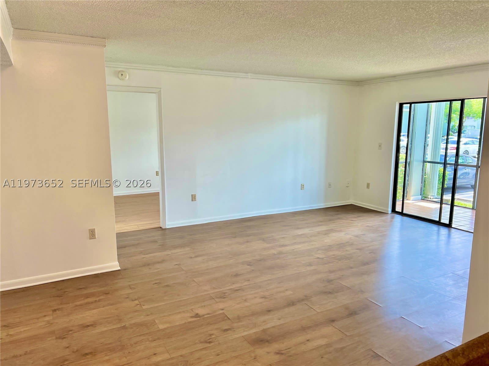 20761 NE 4th Pl – photo 1