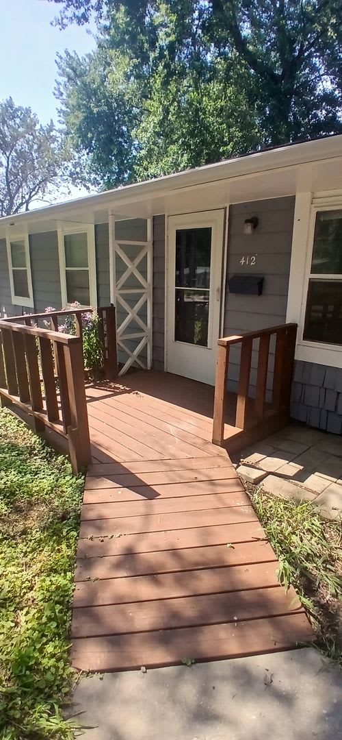 AVAILABLE NOW – Newly Updated 3-Bedroom Ranch in Independence! – photo 1