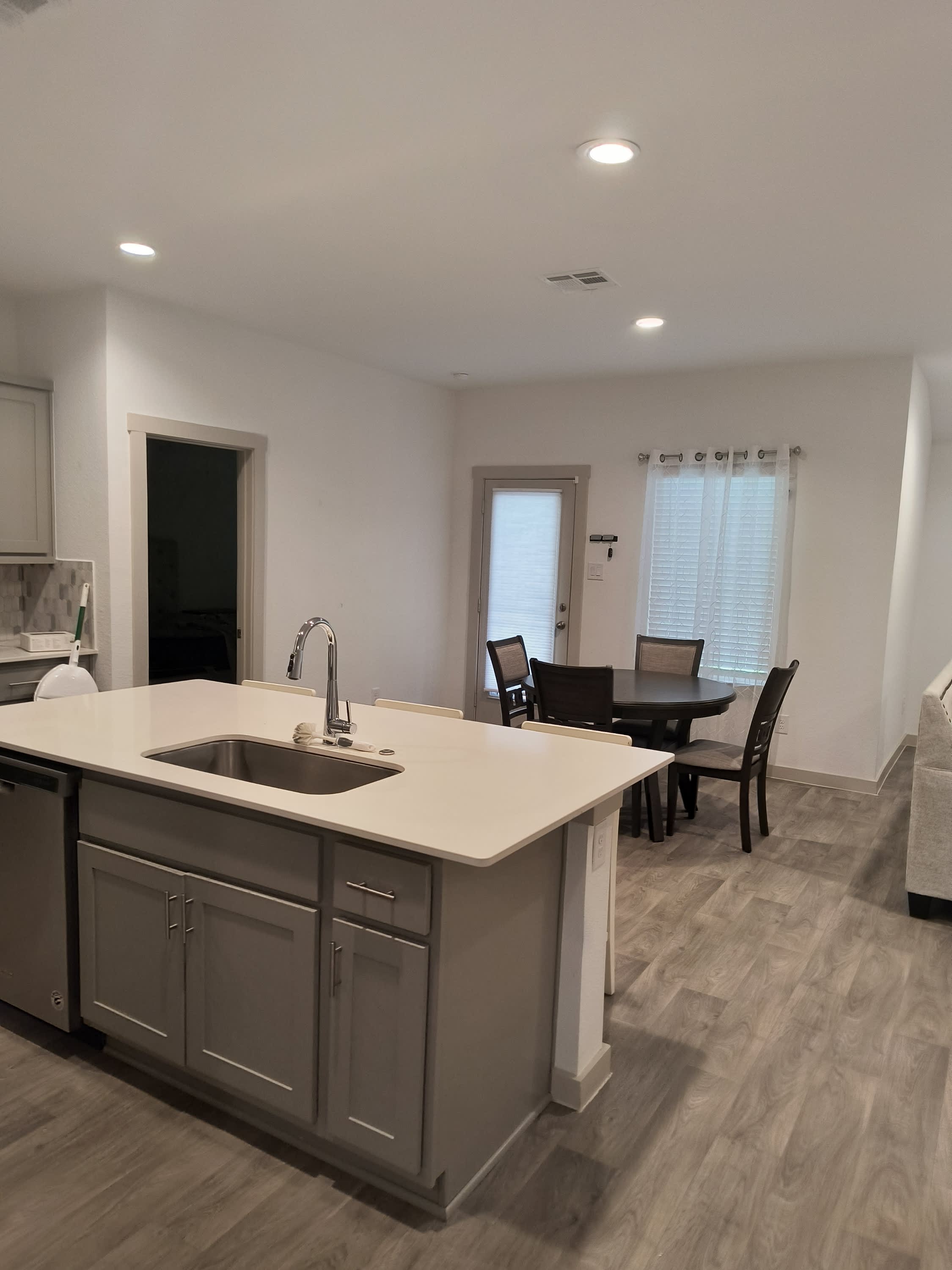 350 Silverbridge Court – photo 4