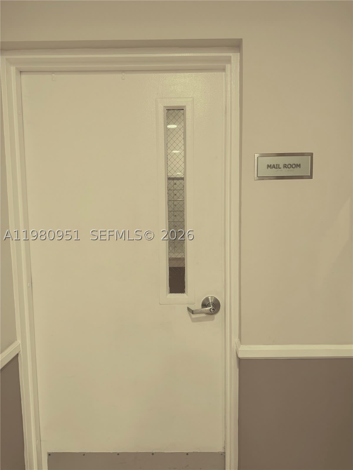 900 SW 8th St – photo 5
