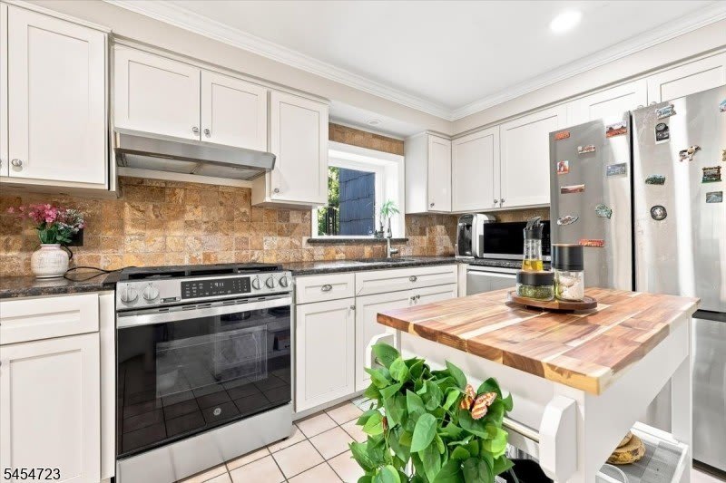 178 Walnut St – photo 3