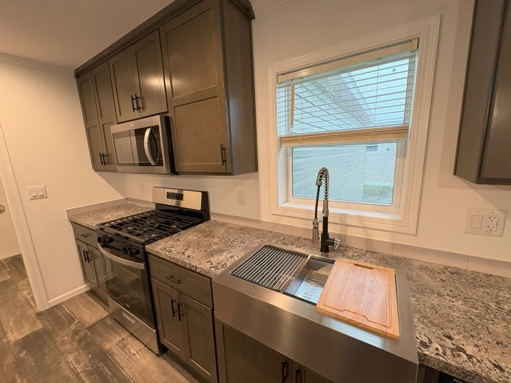 5045 Sawgrass Dr – photo 4