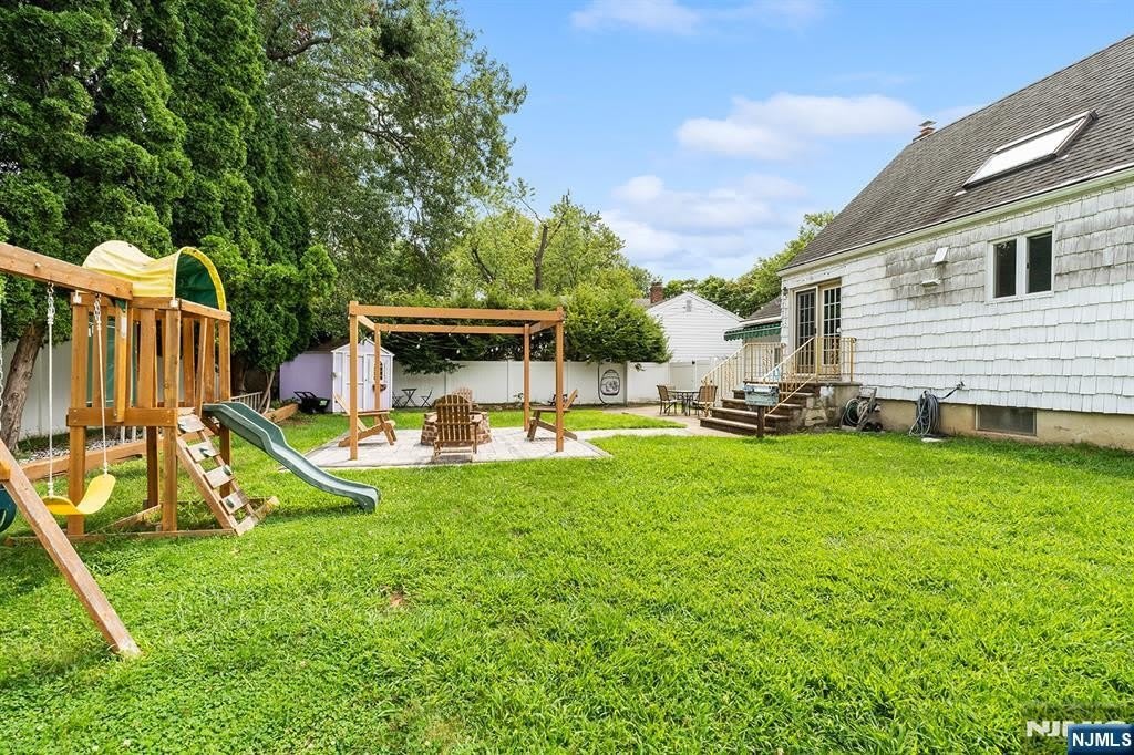 802 Martin Avenue – photo 5
