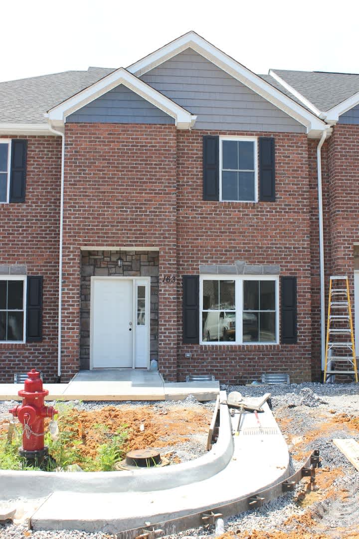 Townhouse for Rent in Cedar Point – photo 2